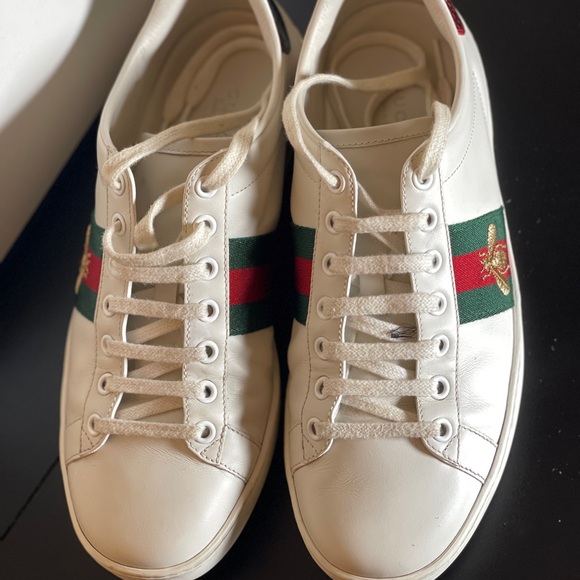 Women’s Gucci Ace Sneaker with Bee - Picture 4 of 5